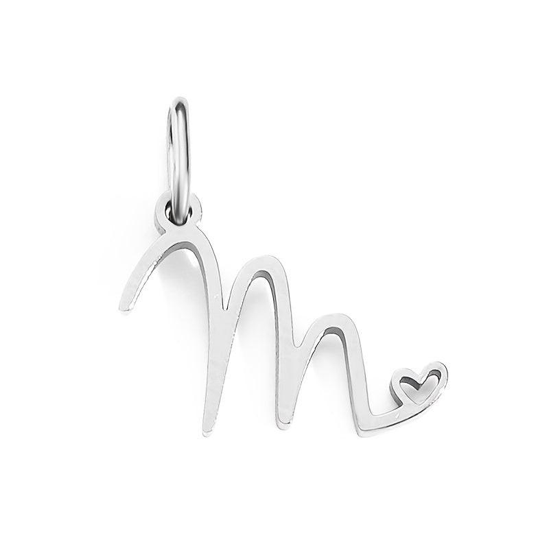 Pendentif lettre M